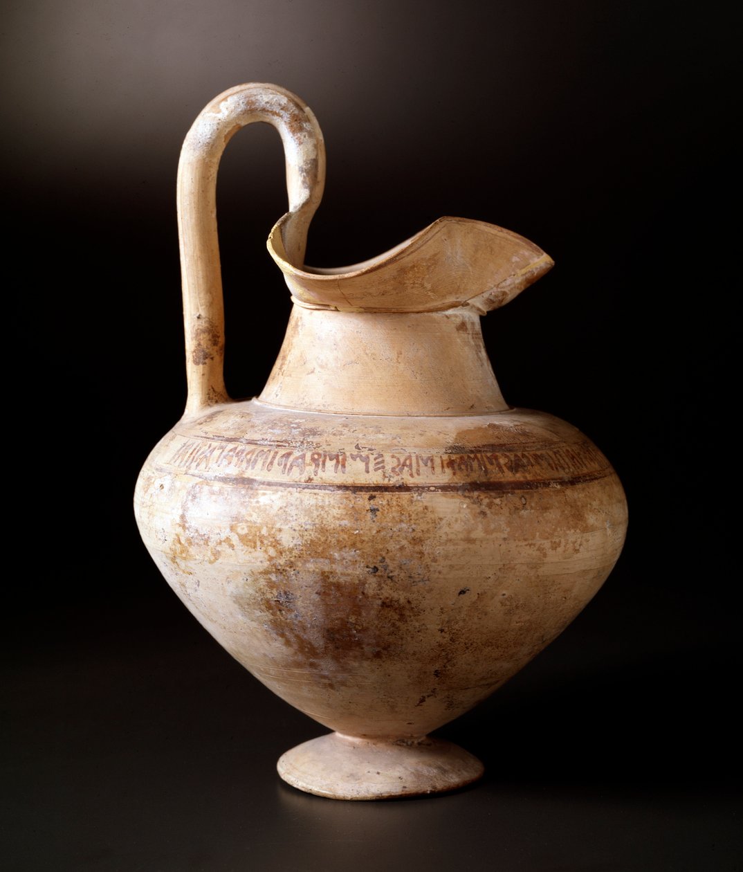Etruskien sivilisaatio: linnun muotoinen terrakotta enochoe, 600 eKr. Halkaisija 23,8 cm Bisenzion paikalta tekijältä Etruscan