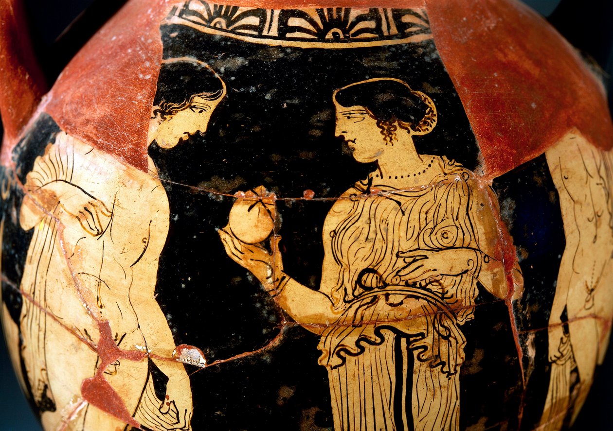 Punasävyistä keramiikkaa, pelike, jossa nuori tyttö tarjoaa granaattiomenaa, Sommavillan taidemaalarin entisöimä. tekijältä Etruscan
