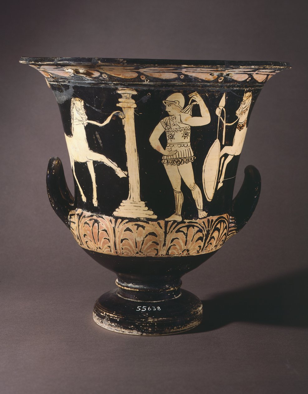 krater (iso maljakko), Painter of London. Punahahmoista keramiikkaa Gualdo Tadinosta (Umbria). Etruskien sivilisaatio, 4. vuosisadalla eKr. tekijältä Etruscan