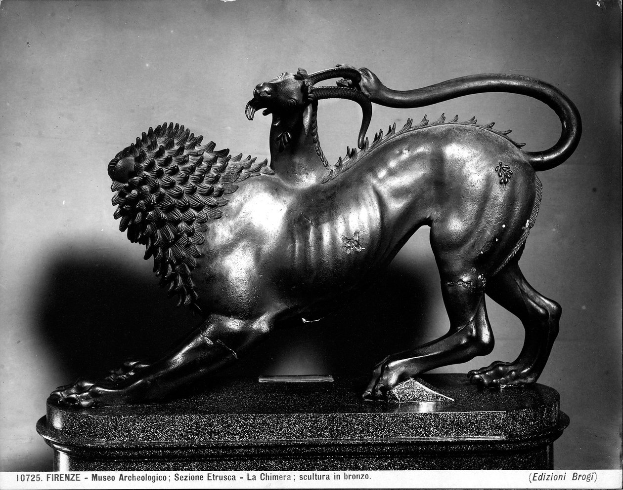 The Wounded Chimera of Bellerophon (pronssi) (katso lisätietoja numerosta 104199) tekijältä Etruscan Etruscan