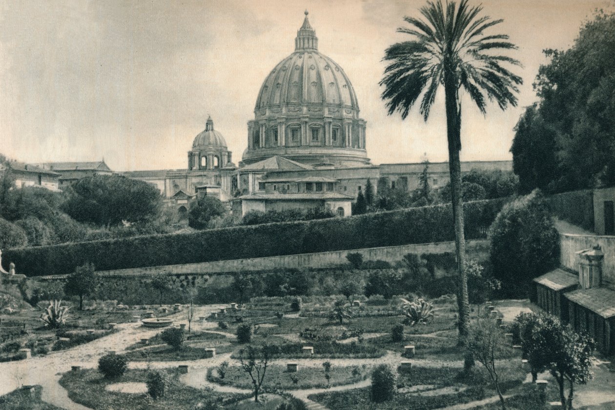 Vatikaanin puutarhat ja Pietarinkirkon kupoli, Rooma, Italia, 1927 tekijältä Eugen Poppel