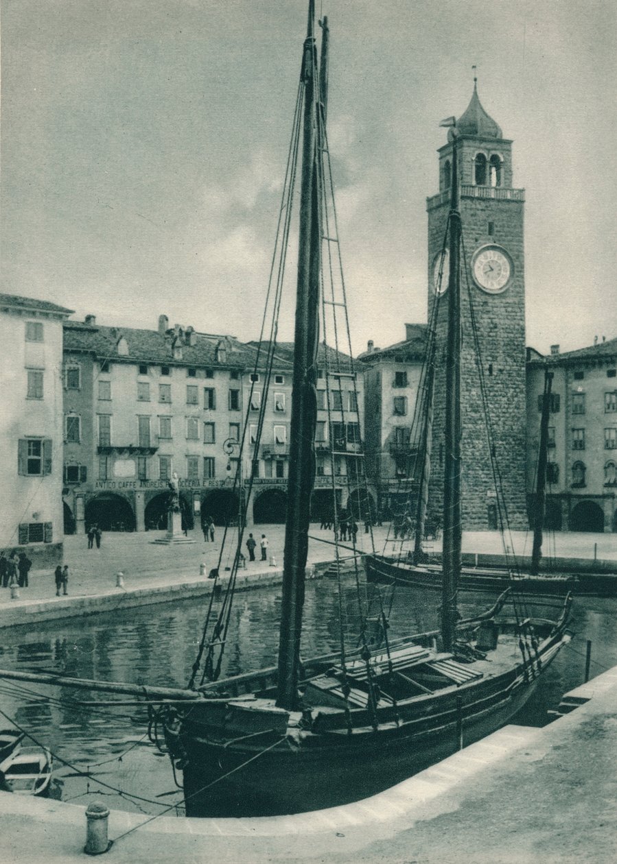 Satama ja Torre Apponale, Riva del Garda, Italia, 1927 tekijältä Eugen Poppel