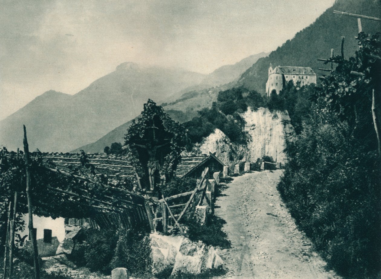 Maisema Tirolin linnalla, Merano, Etelä-Tirol, Italia, 1927 tekijältä Eugen Poppel