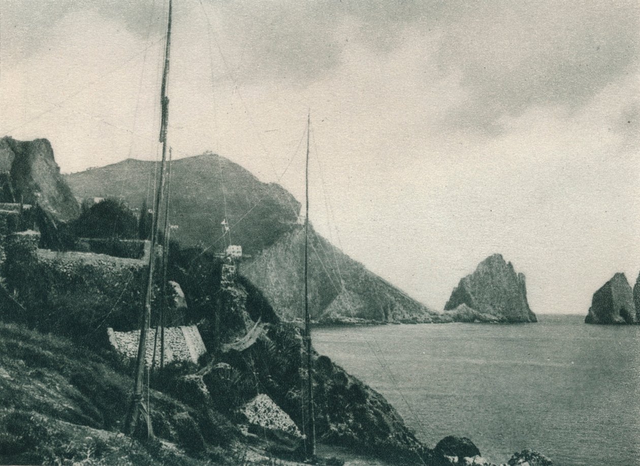 Marina Piccola lintuverkkojen kanssa, Capri, Italia, 1927 tekijältä Eugen Poppel