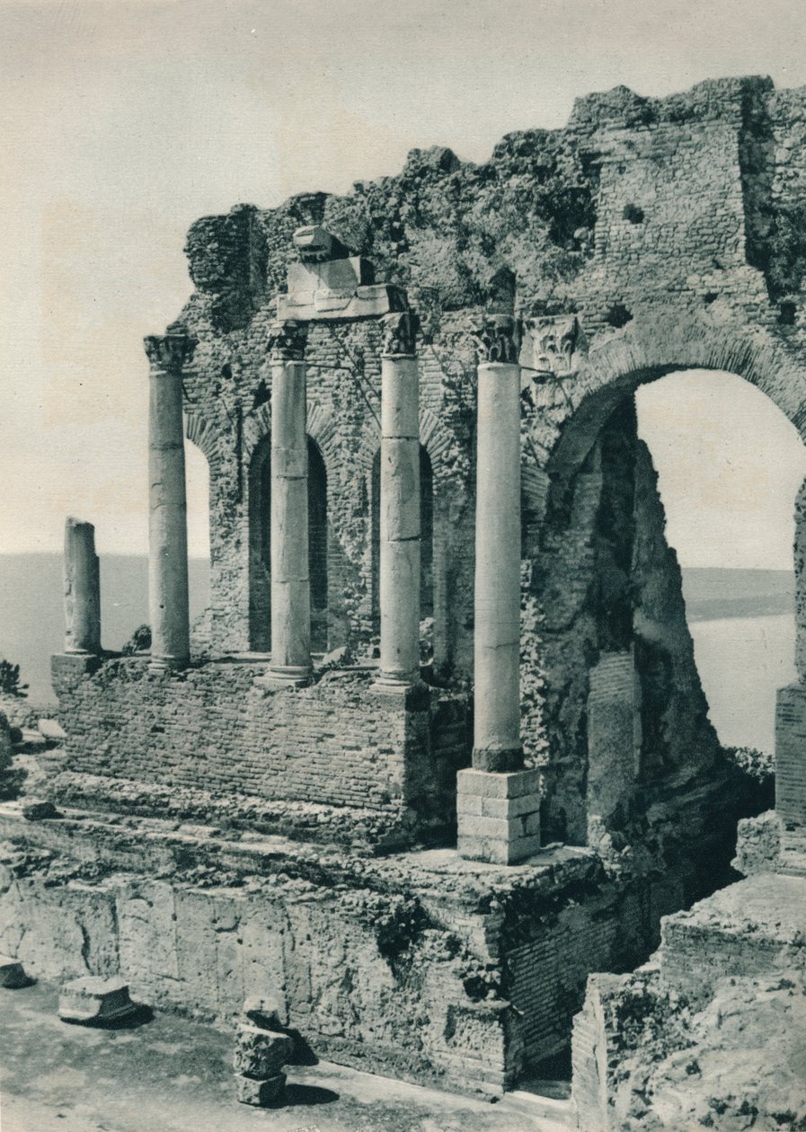 Osa kreikkalaista teatteria, Taormina, Sisilia, 1927 tekijältä Eugen Poppel