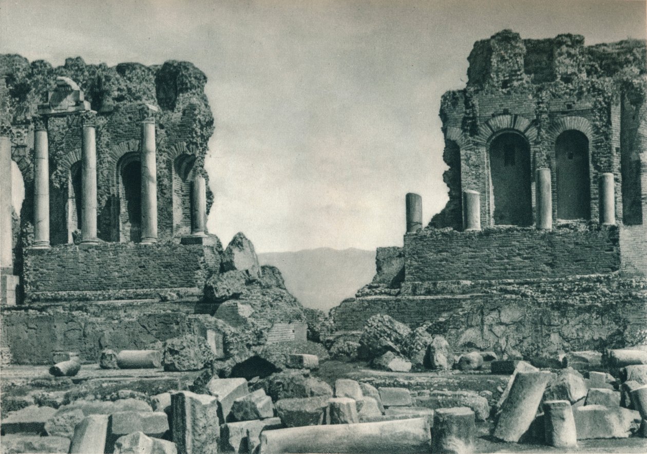 Kreikkalaisen teatterin näyttämö, Taormina, Sisilia, Italia, 1927 tekijältä Eugen Poppel