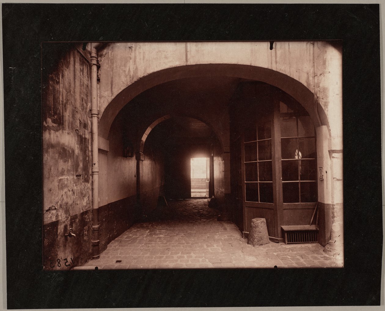Entinen Hôtel Gaillardon, sisäpiha, 27 Quai d
