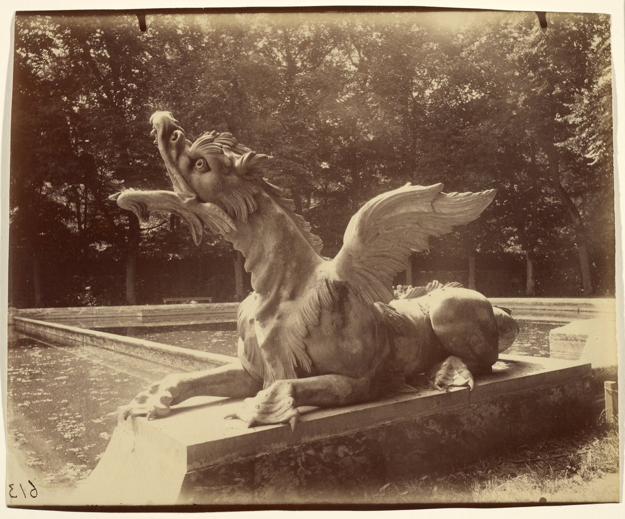 Grand Trianon, Dragon, tekijänä Hardy tekijältä Eugène Atget