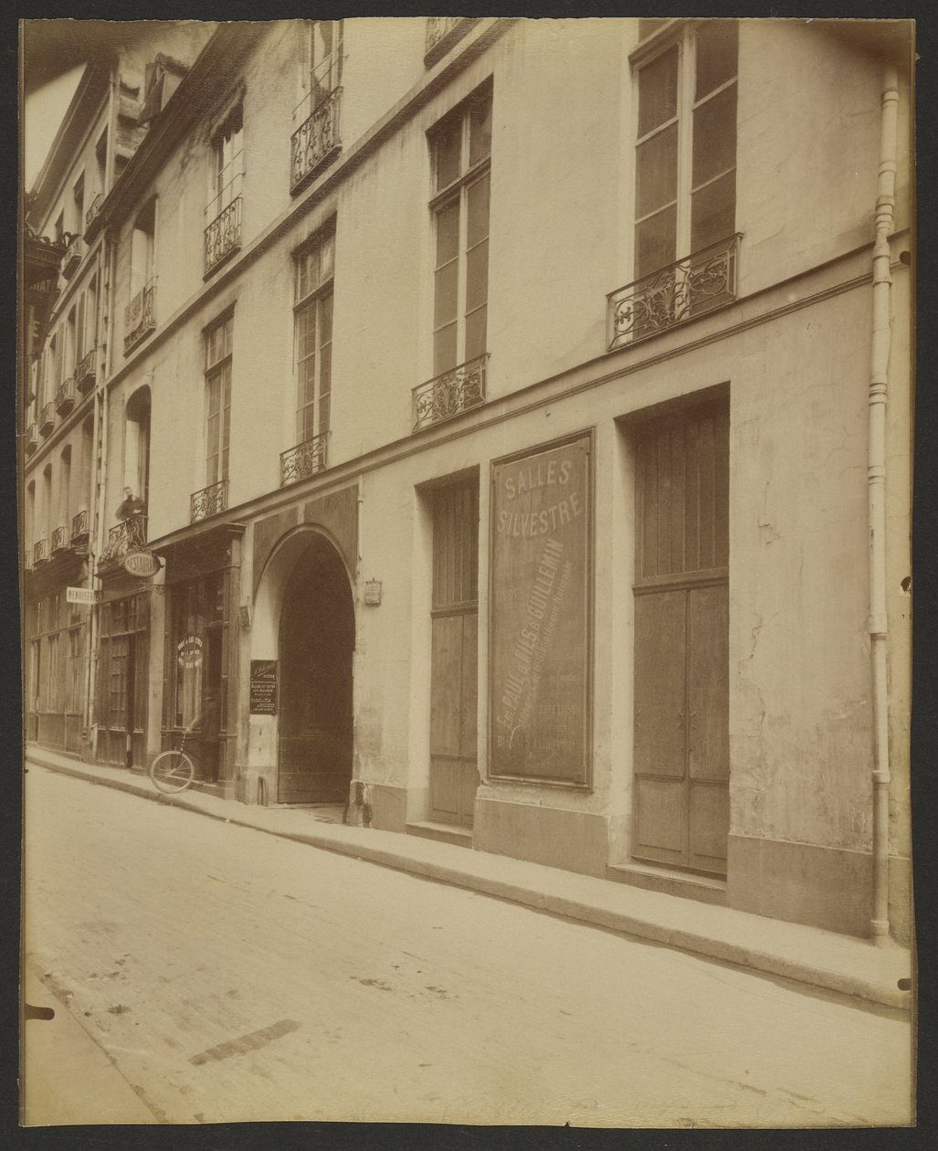 Hôtel de la Guillonière, 28 rue des Bons-Enfants, Richelieu asui siellä (1°) tekijältä Eugène Atget