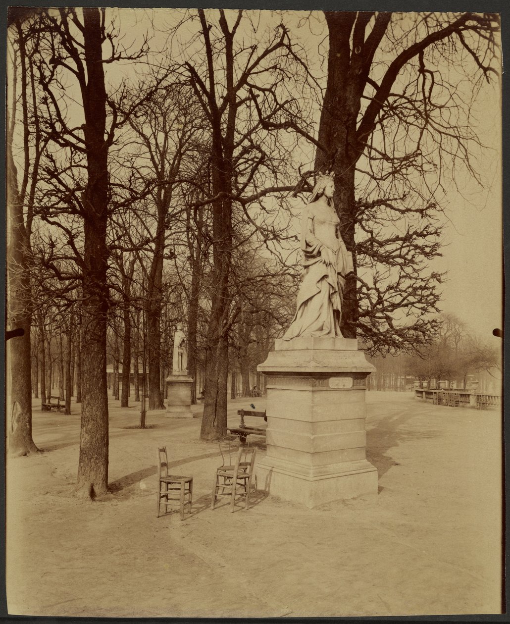 Luxembourgin puutarha tekijältä Eugène Atget