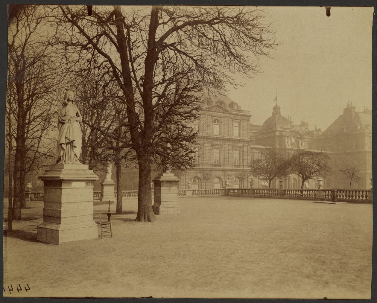 Luxemburgin puisto tekijältä Eugène Atget