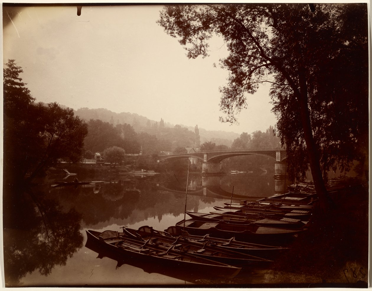 Marne La Varennessa tekijältä Eugène Atget