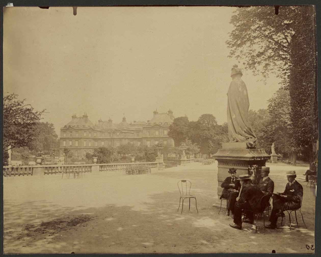 Luxemburg tekijältä Eugène Atget