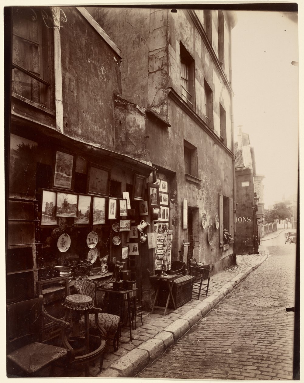 Rue Norvins tekijältä Eugène Atget