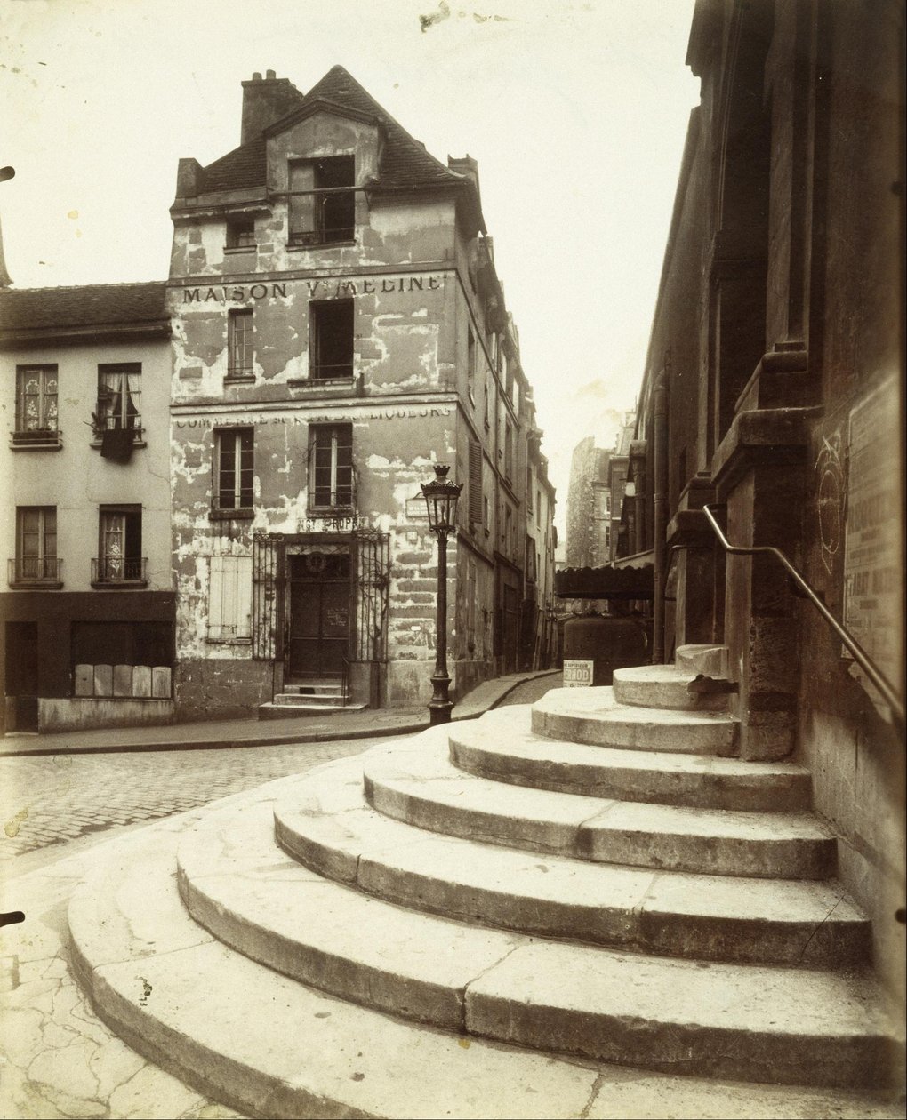 Rue de la Montagne-Sainte-Geneviève tekijältä Eugène Atget
