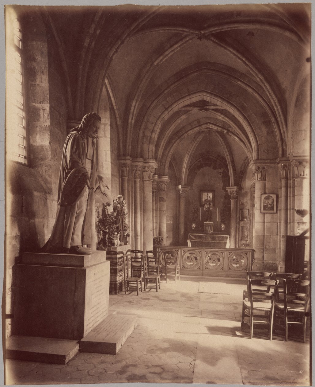 Saint-Julien-le-Pauvre tekijältä Eugène Atget
