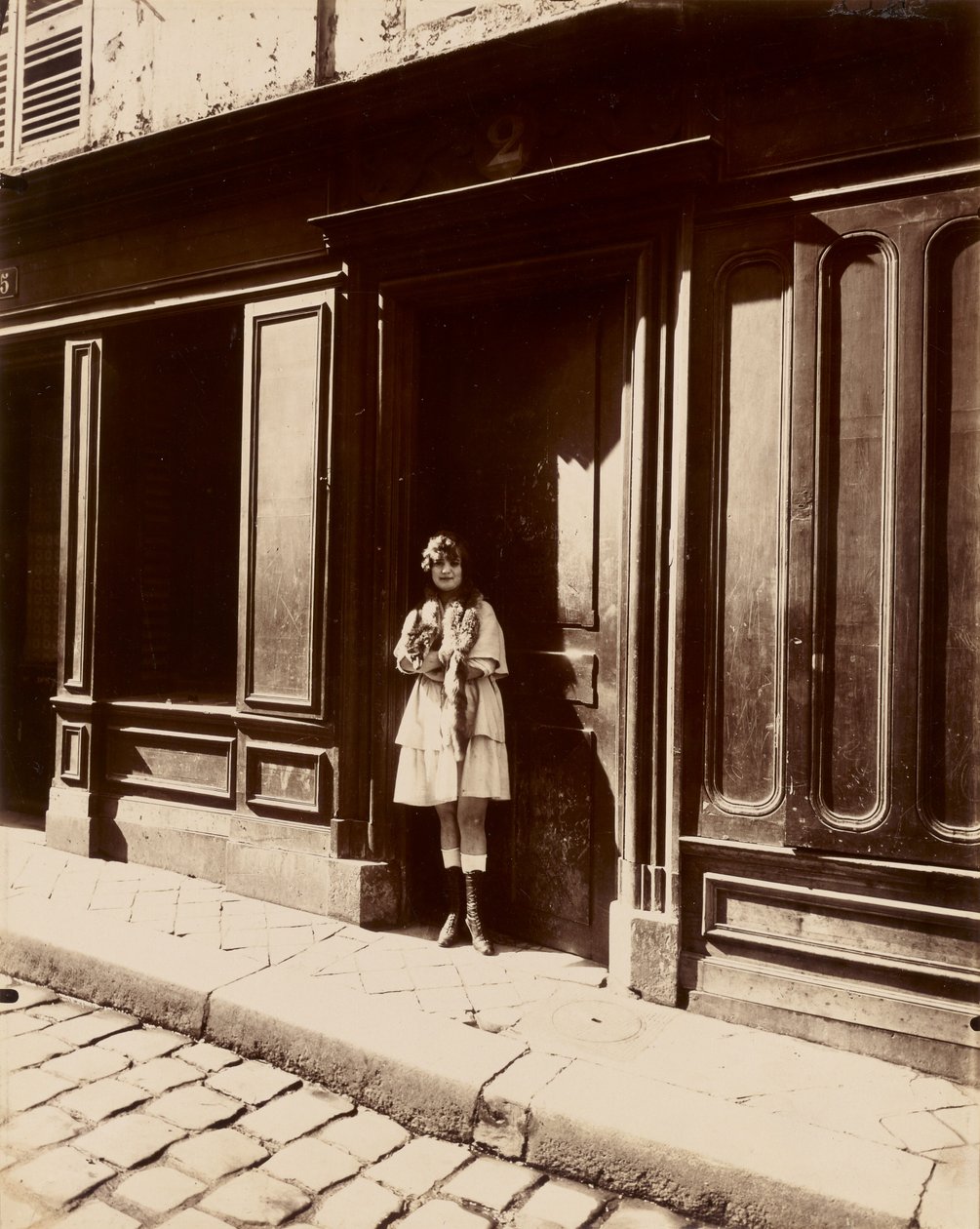 [Versailles, bordelli, pieni aukio, maaliskuu 1921] tekijältä Eugène Atget