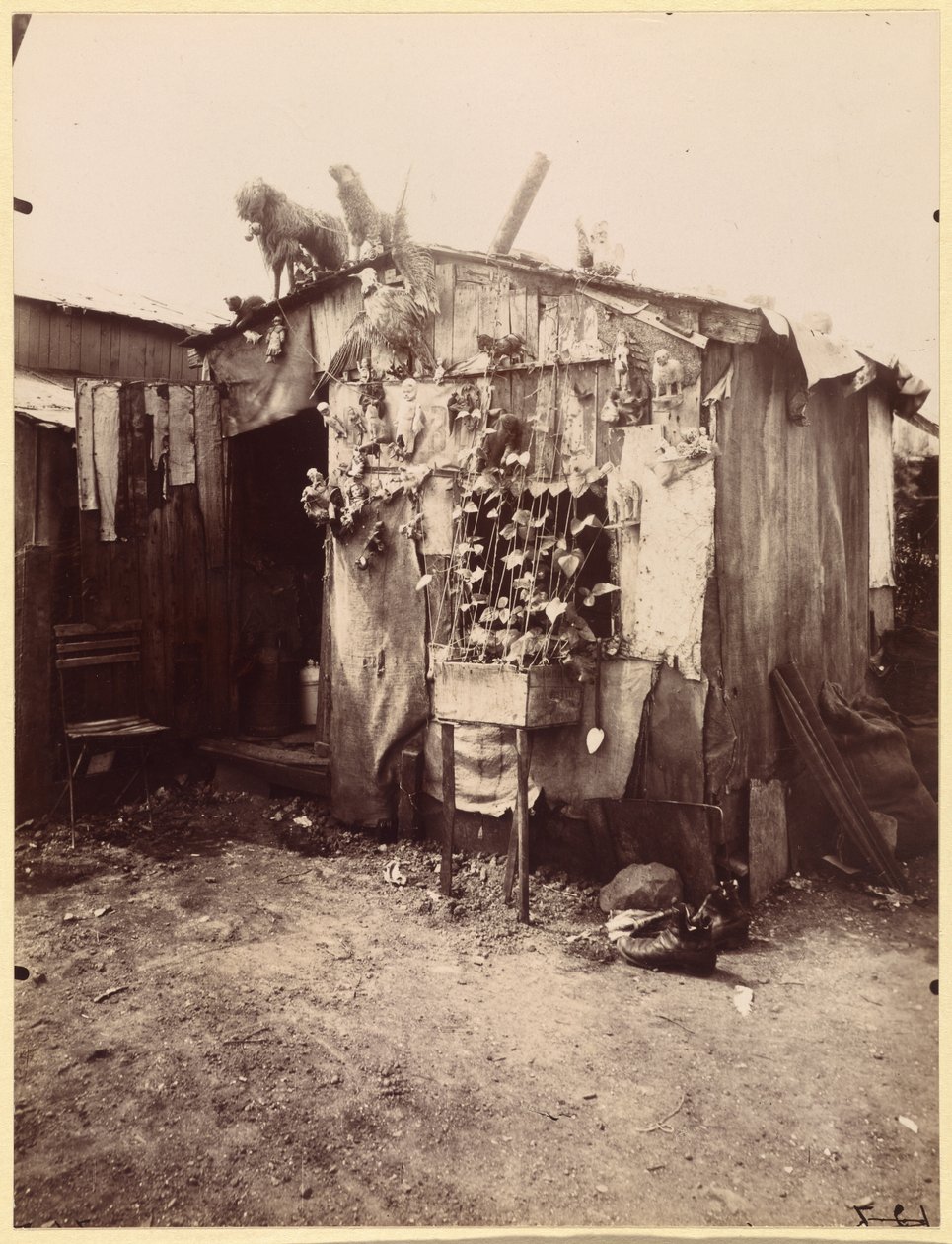 Lumppukauppiaan huvila tekijältä Eugène Atget