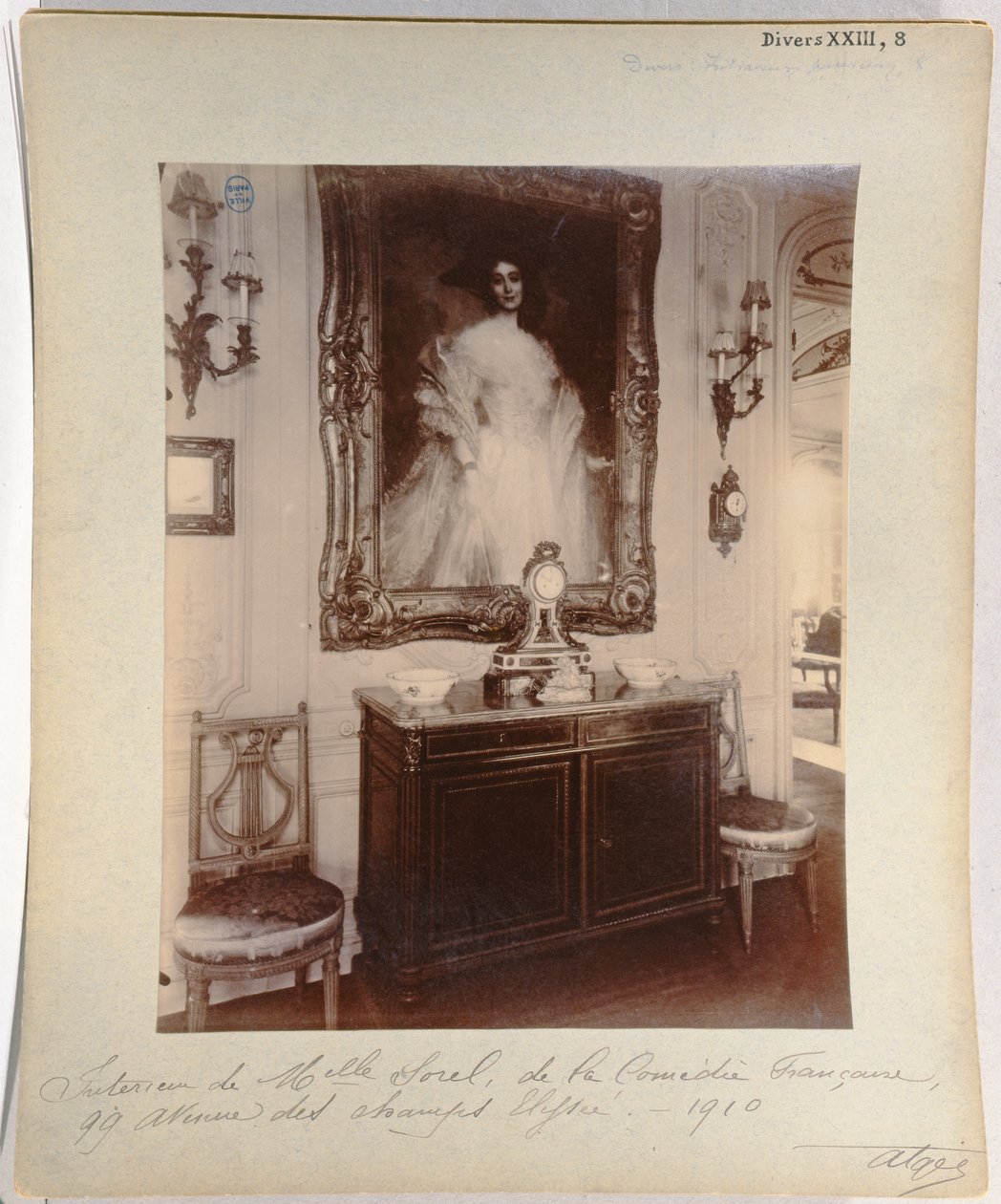 Cecile Sorelin kodin sisätilat osoitteessa 99 Avenue des Champs Elysees, 1910. tekijältä Eugène Atget