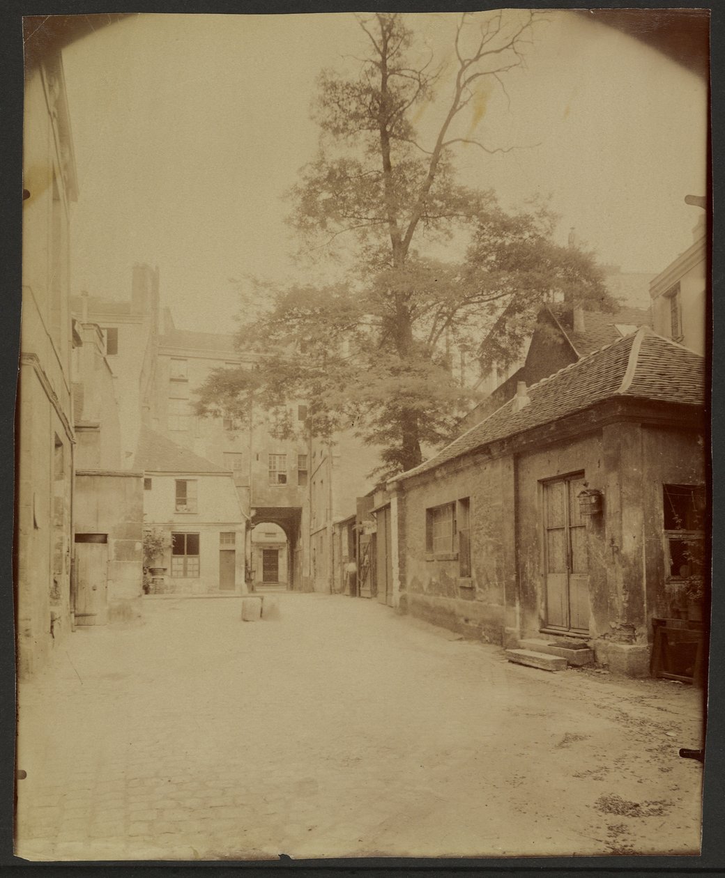 Entinen karmeliittaluostari, Rue Saint-Jacques, Va Disparaître. tekijältä Eugène Atget