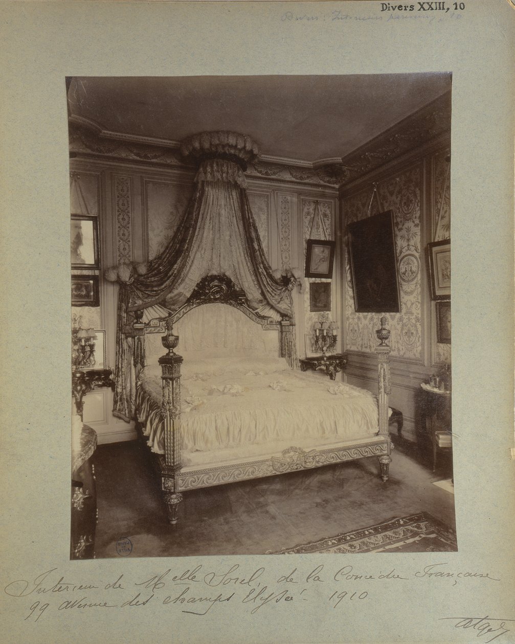 Cecile Sorelin makuuhuone osoitteessa 99 Avenue des Champs Elysees, 1910 tekijältä Eugène Atget