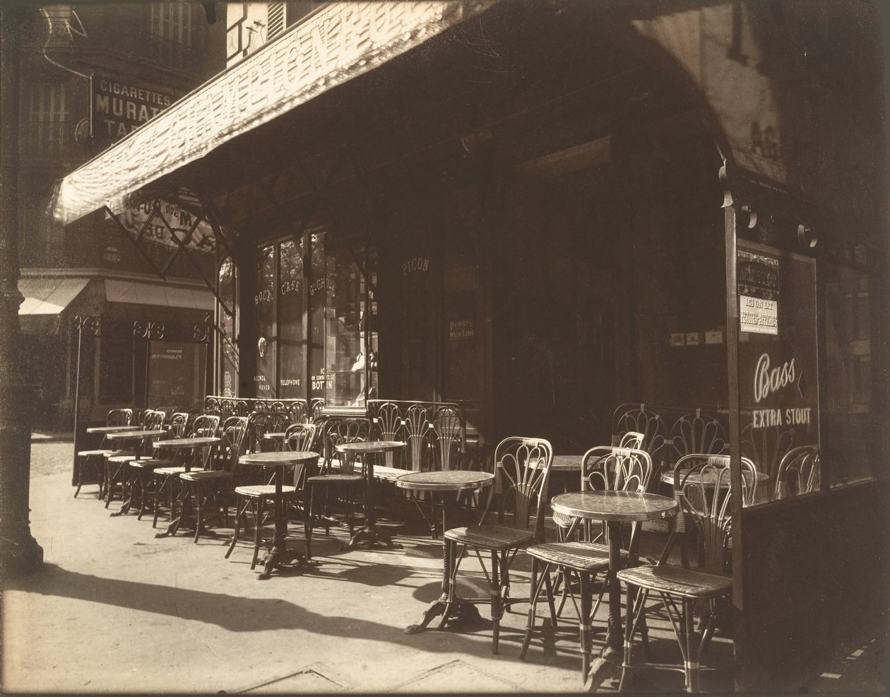 Kahvila, Avenue de la Grande-Armee, 1924-1925. tekijältä Eugène Atget