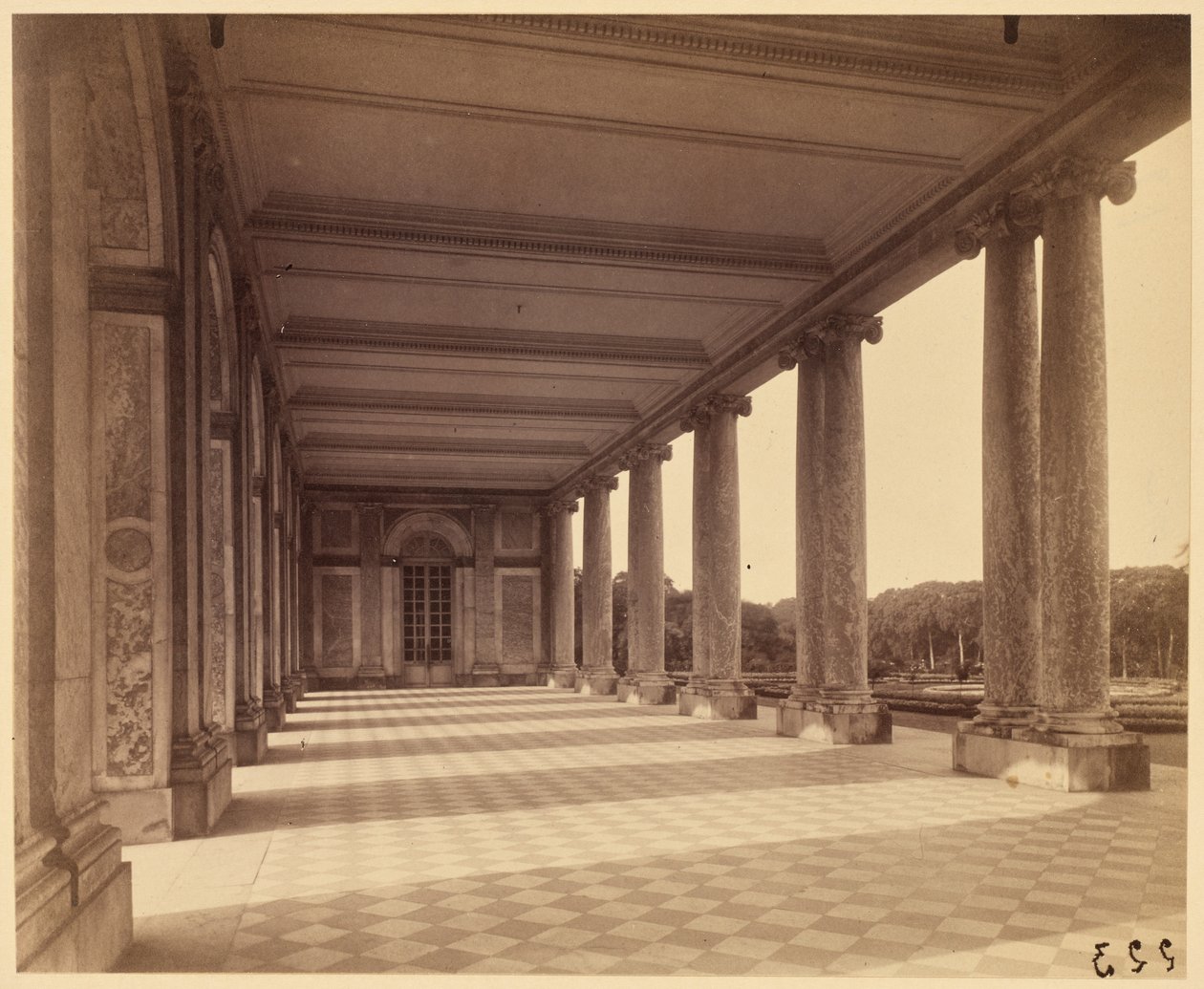 Grand Trianon tekijältä Eugène Atget