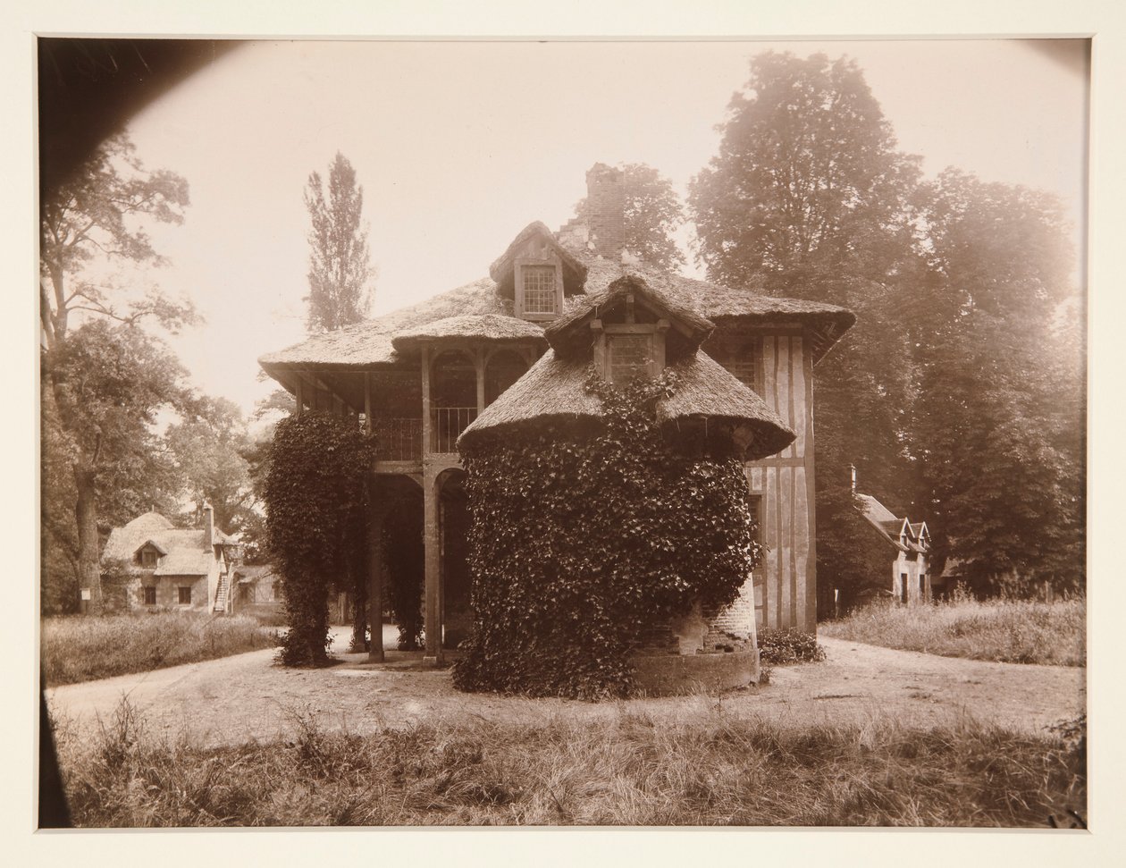 Petit Trianon, Versailles tekijältä Eugène Atget