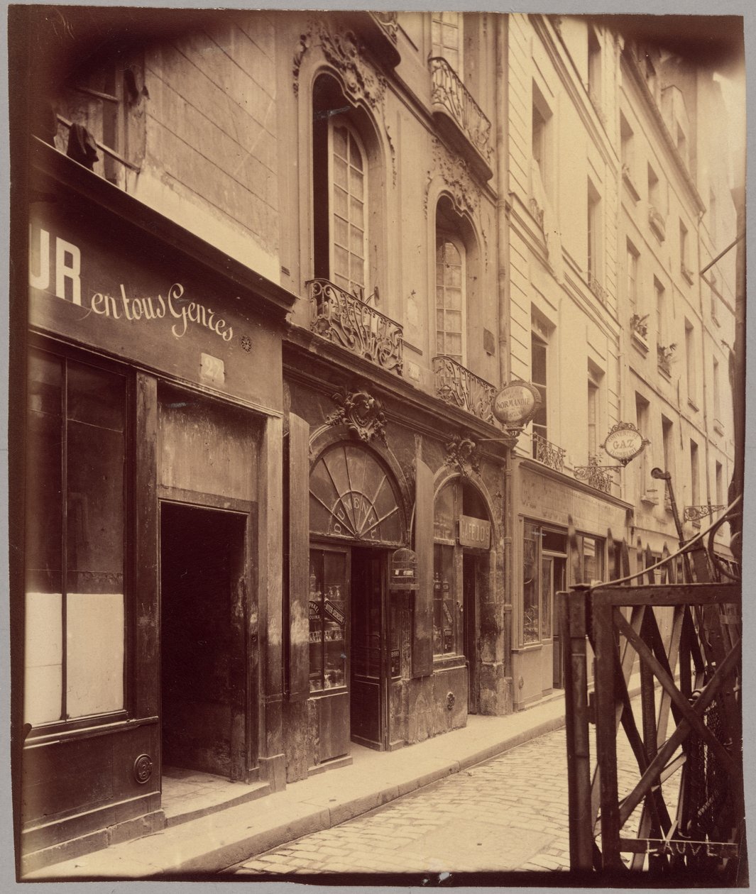 [Rue de la Parcheminerie] tekijältä Eugène Atget