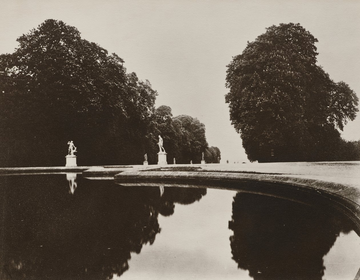 St. Cloud tekijältä Eugène Atget