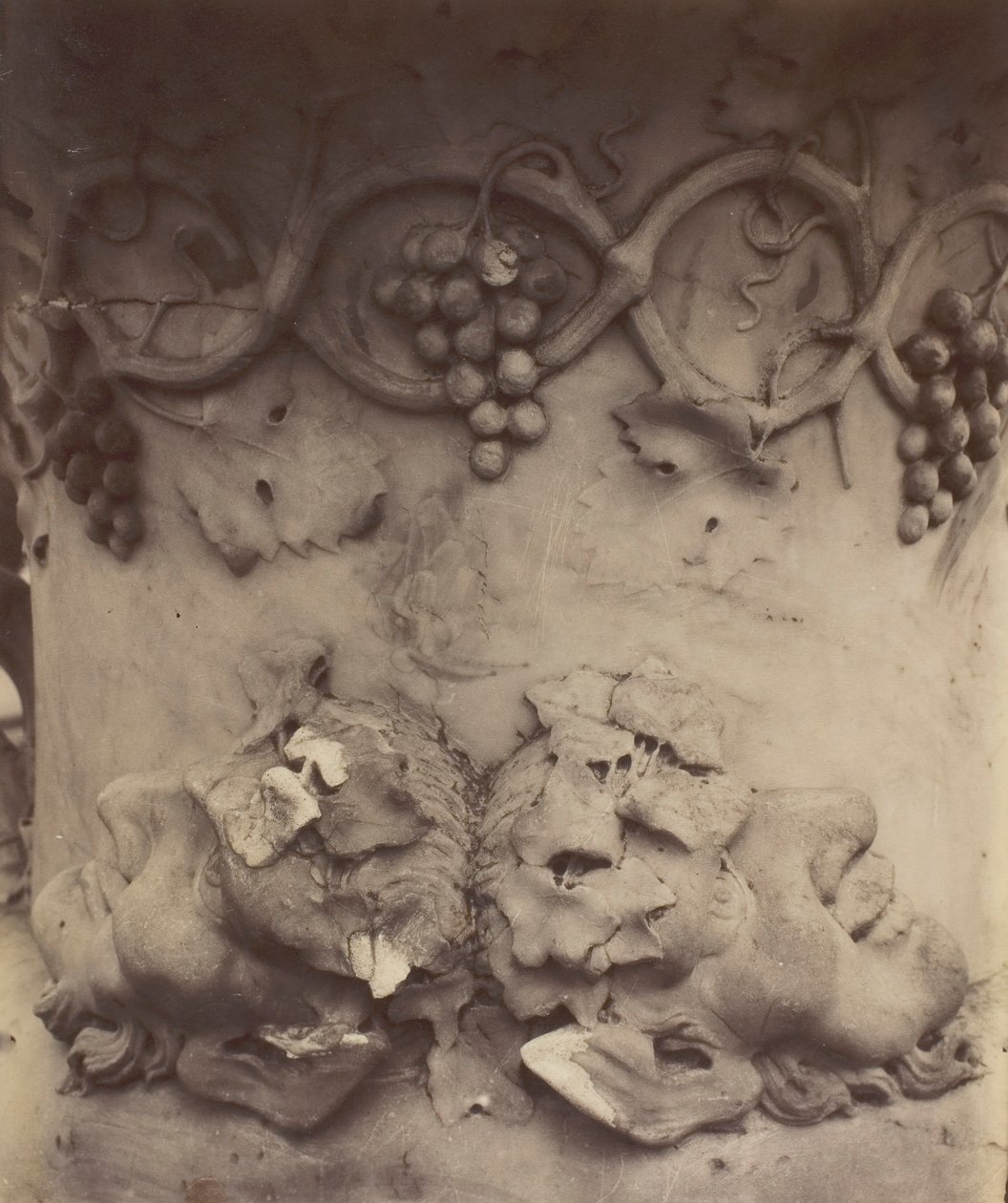 Versailles, Maljakon yksityiskohta, 1906. tekijältä Eugène Atget