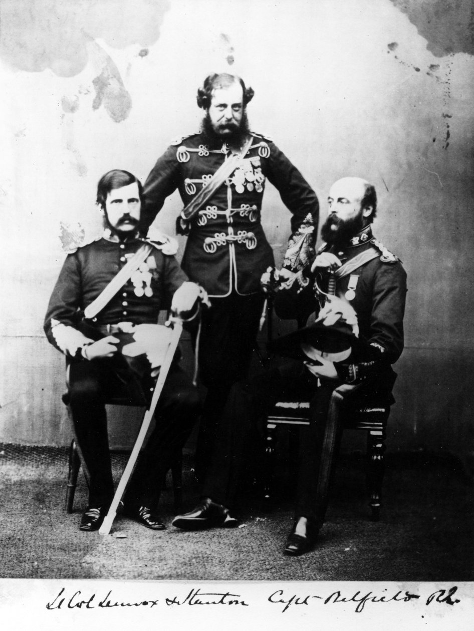 Everstiluutnantti Lennox ja Stanton sekä kapteeni Belfield R.E., n. 1860 tekijältä European Photographer