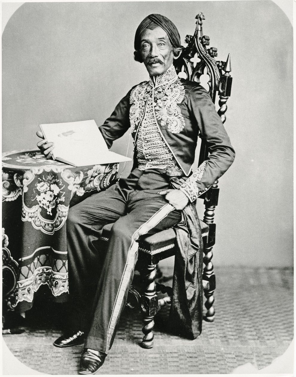 Raden Salehin muotokuva, 1872 tekijältä European Photographer