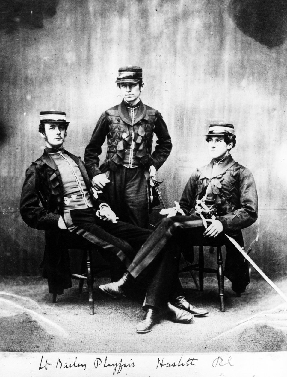 Luutnantit Bailey, Playfair ja Haslitt, n. 1860 tekijältä European Photographer