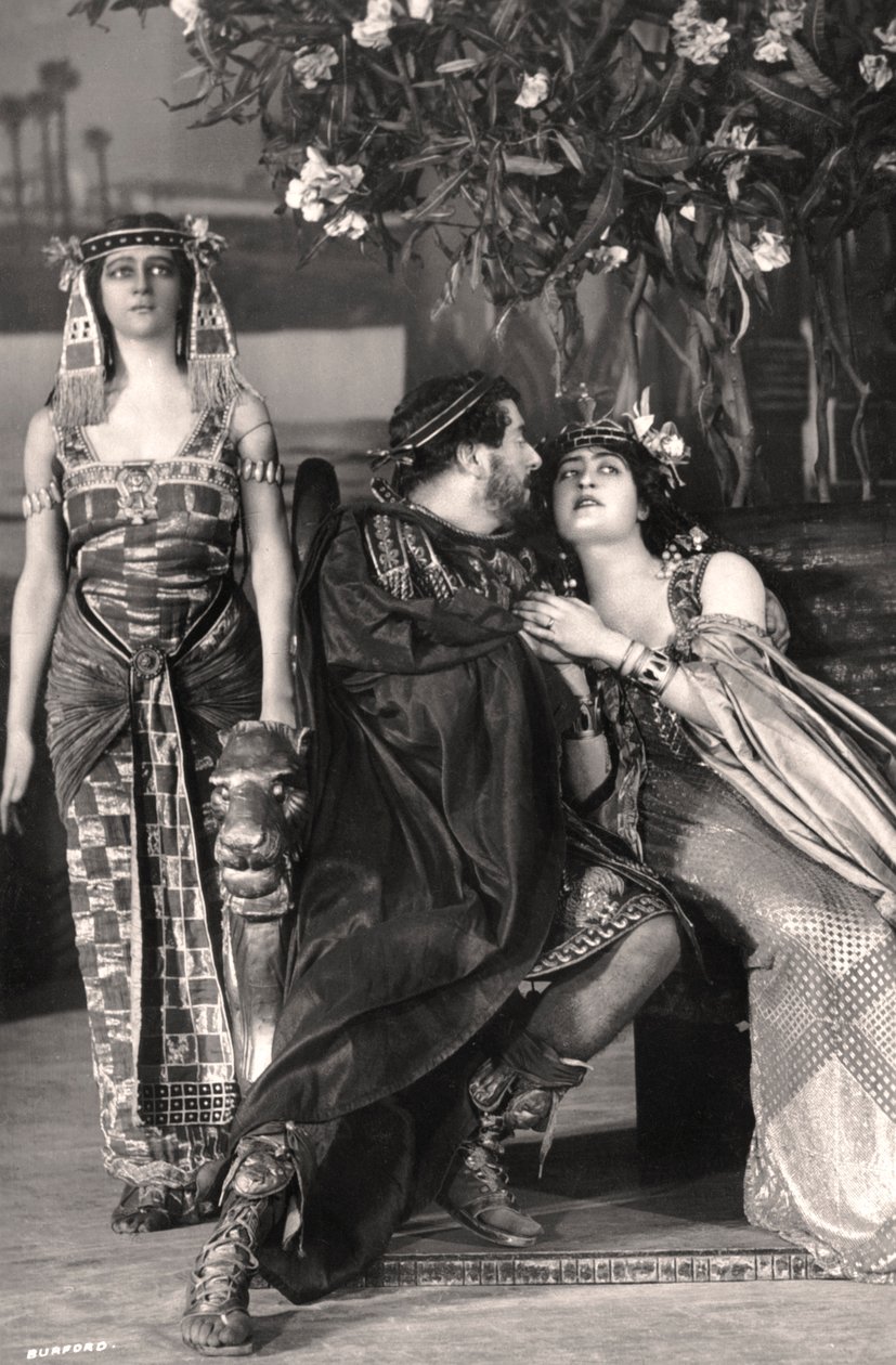 Herbert Beerbohm Tree, Constance Collier ja Alice Crawford, englantilaiset näyttelijät, 1907. tekijältä F. W. Burford
