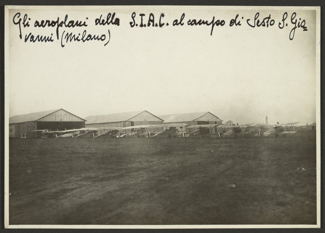 S.I.A.C.-lentokoneet Sesto S. Giovannin kentällä (Milano). tekijältä Fedele Azari