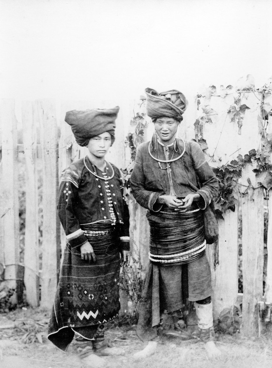 Kachin Women, n. 1870 tekijältä Felice Beato