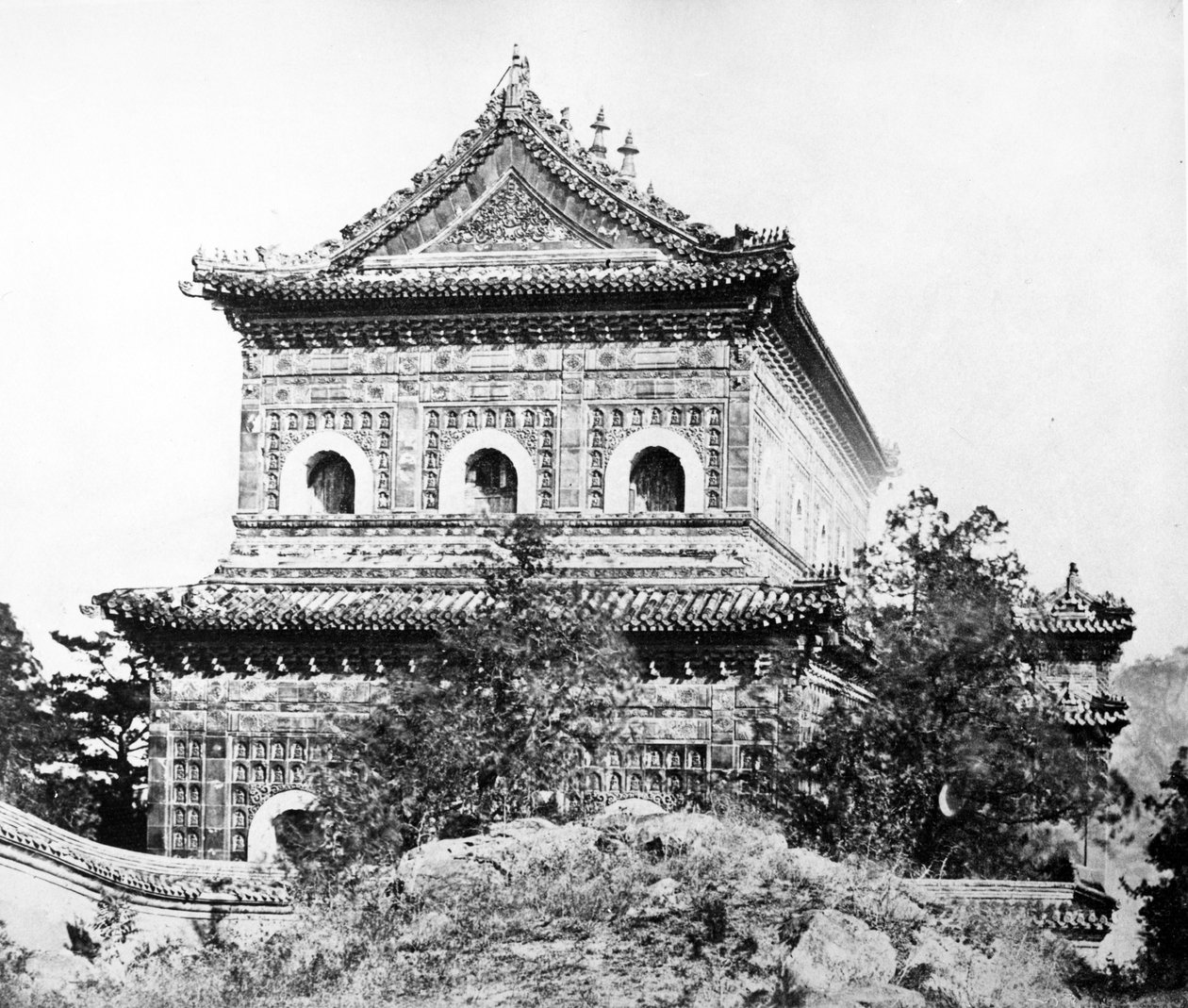 Viisaudenmeren temppeli kesäpalatsissa, Peking, 1860 tekijältä Felice Beato