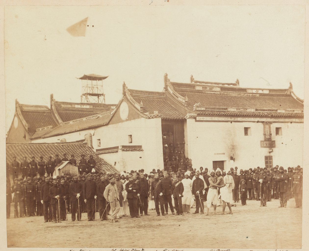 2. Belooch rykmentti alkuperäisen jalkaväen rykmentti, Bombay, Ning Po Joss-talon ulkopuolella, Kiina, 1860 tekijältä Felice Beato