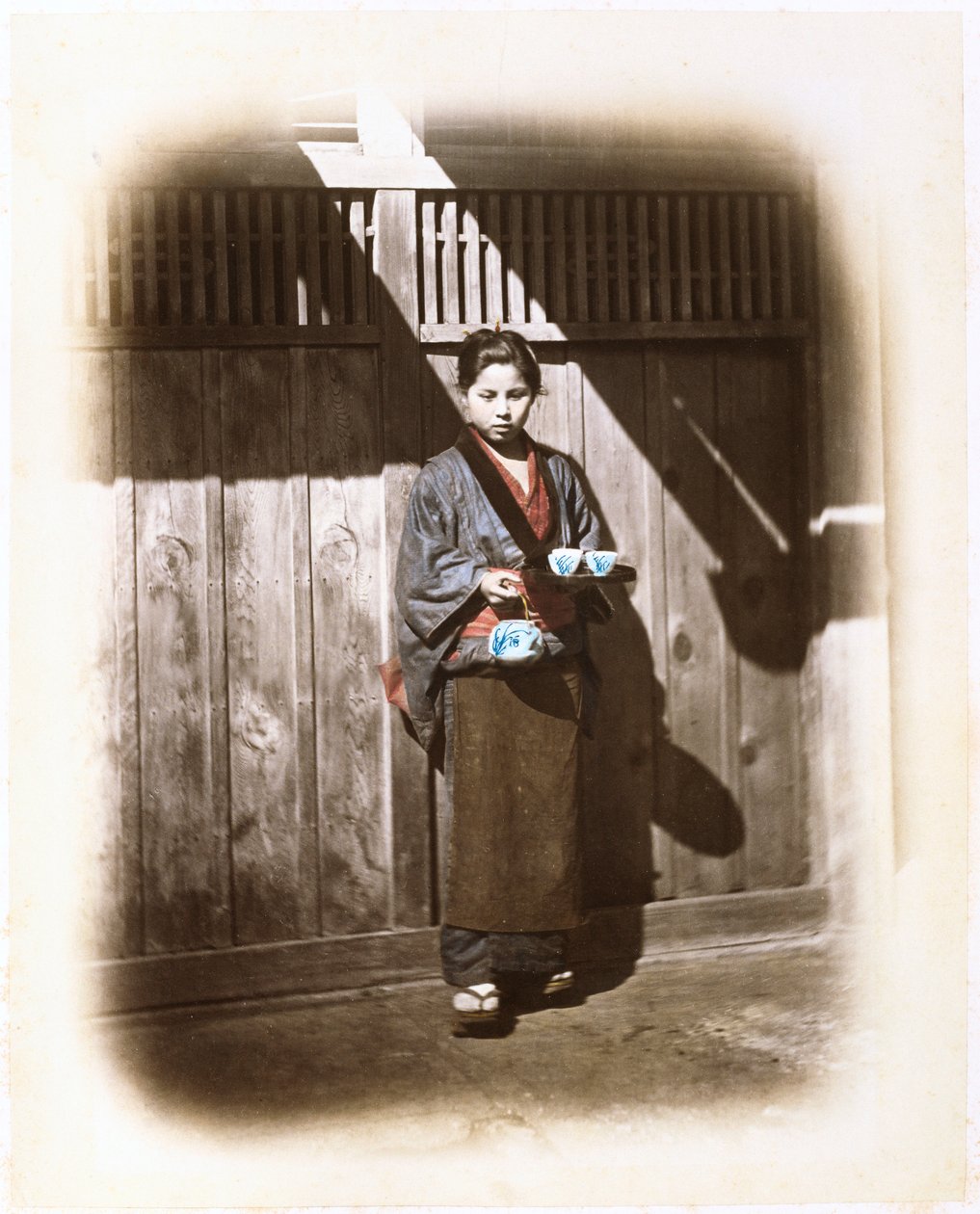 Teehuoneen tarjoilija, n. 1868 tekijältä Felice Beato