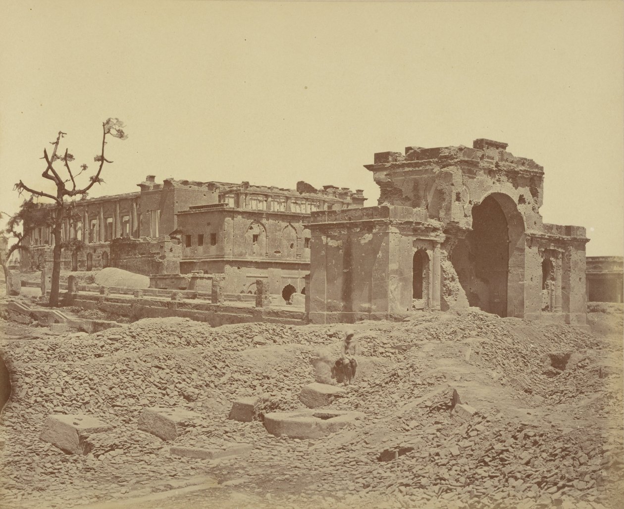 Portti ja juhlasali, Lucknow tekijältä Felice Beato
