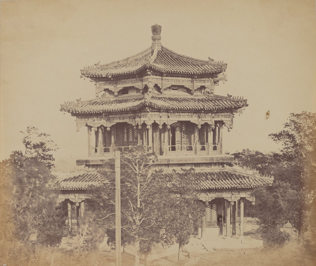 Suuri keisarillinen palatsi Yuen Min Yuen, Pekin, Ennen palamista, 18. lokakuuta 1860 tekijältä Felice Beato