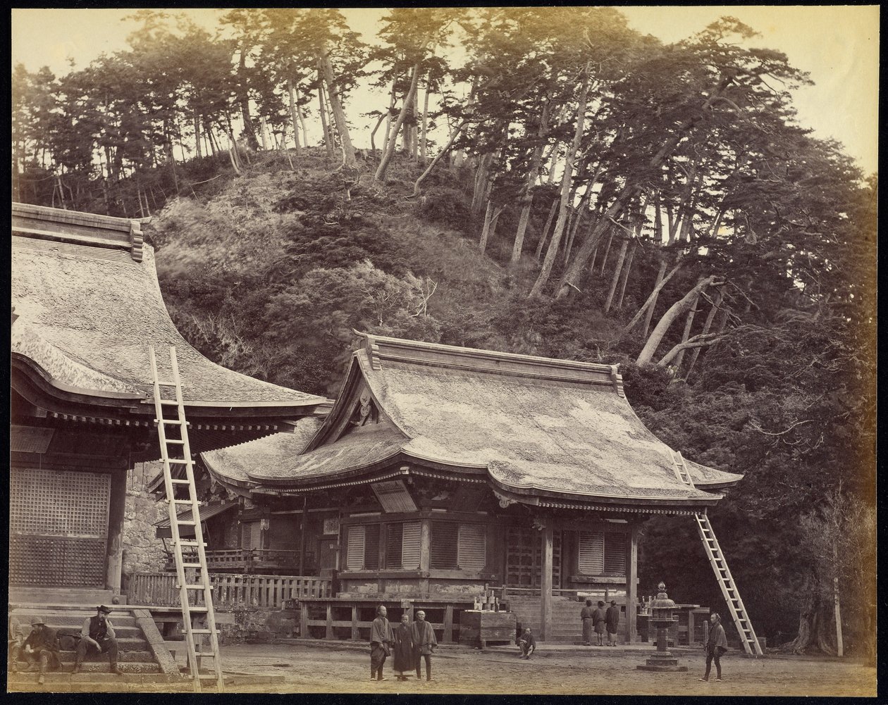 Hatchimanin temppeli, Kamakura tekijältä Felice Beato