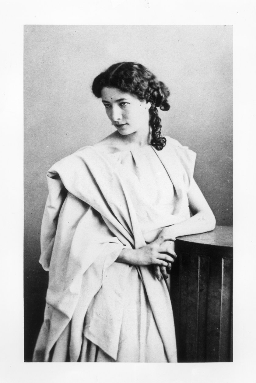 Sarah Bernhardt (1844-1923) Junien roolissa Jean Racinen (1639-99) Britannicuksessa n. 1860 tekijältä Nadar