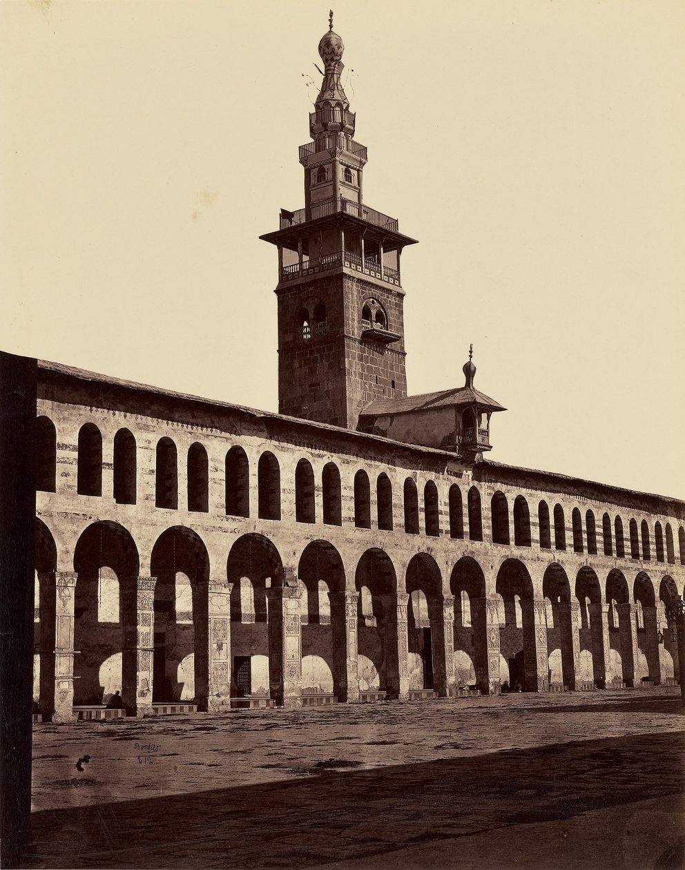 Morsiamen minareetti – Damaskos tekijältä Félix Bonfils
