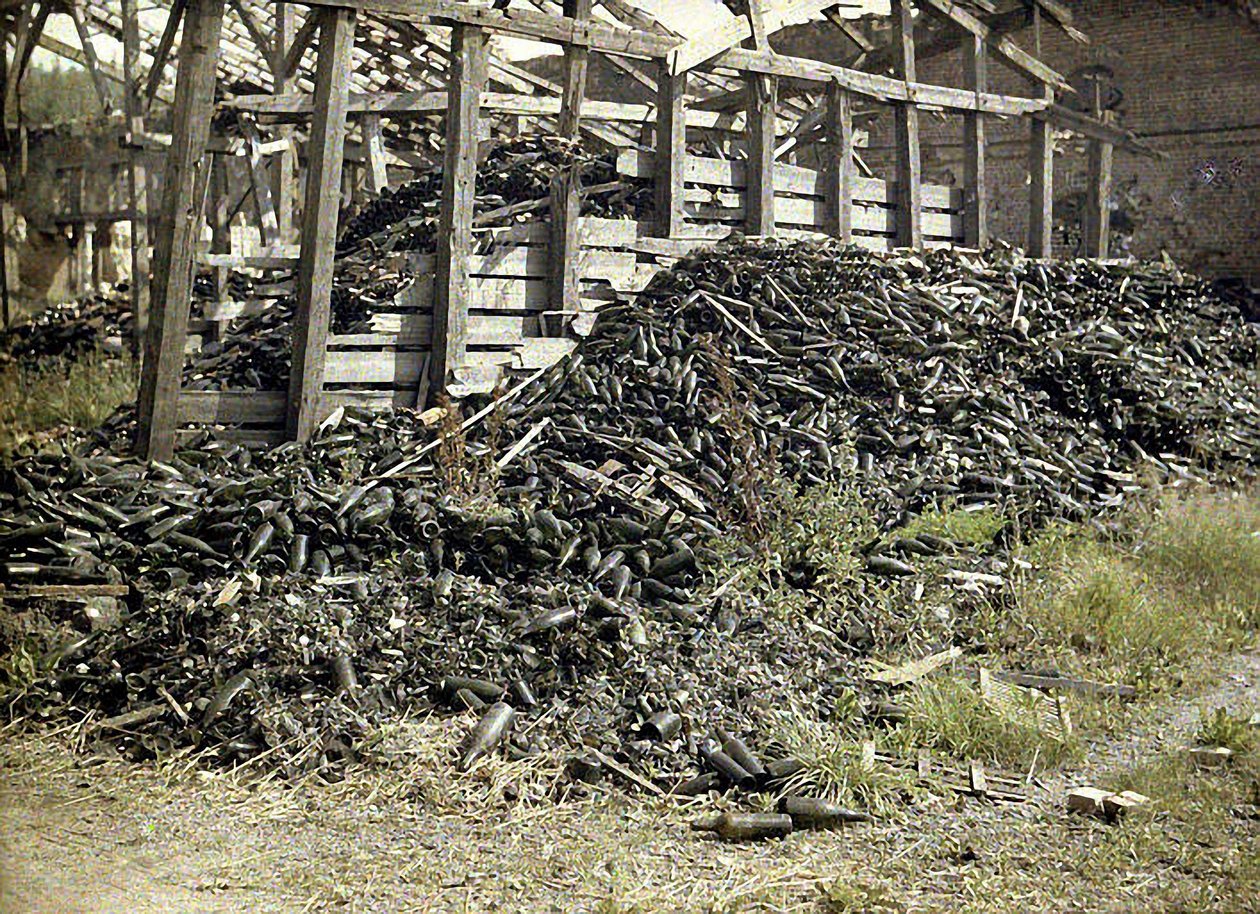 Pahoin vaurioituneen Vauxrot-tislaamon rauniot, Cuffies, Aisne, Ranska, 1917 (autokromi) tekijältä Fernand Cuville