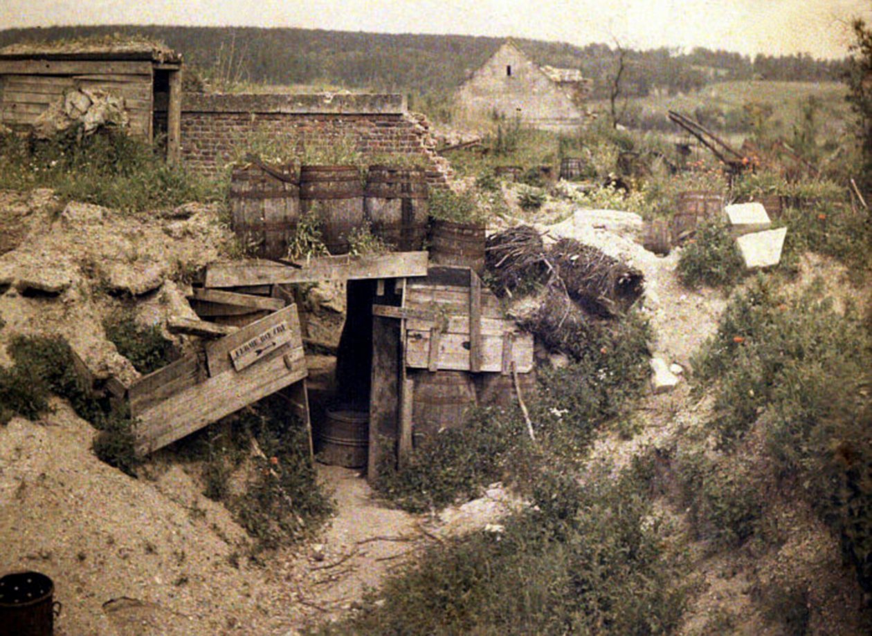 Turvakoti Boevren tilalla, Soissons, Aisne, Ranska, 1917 (autokromi) tekijältä Fernand Cuville