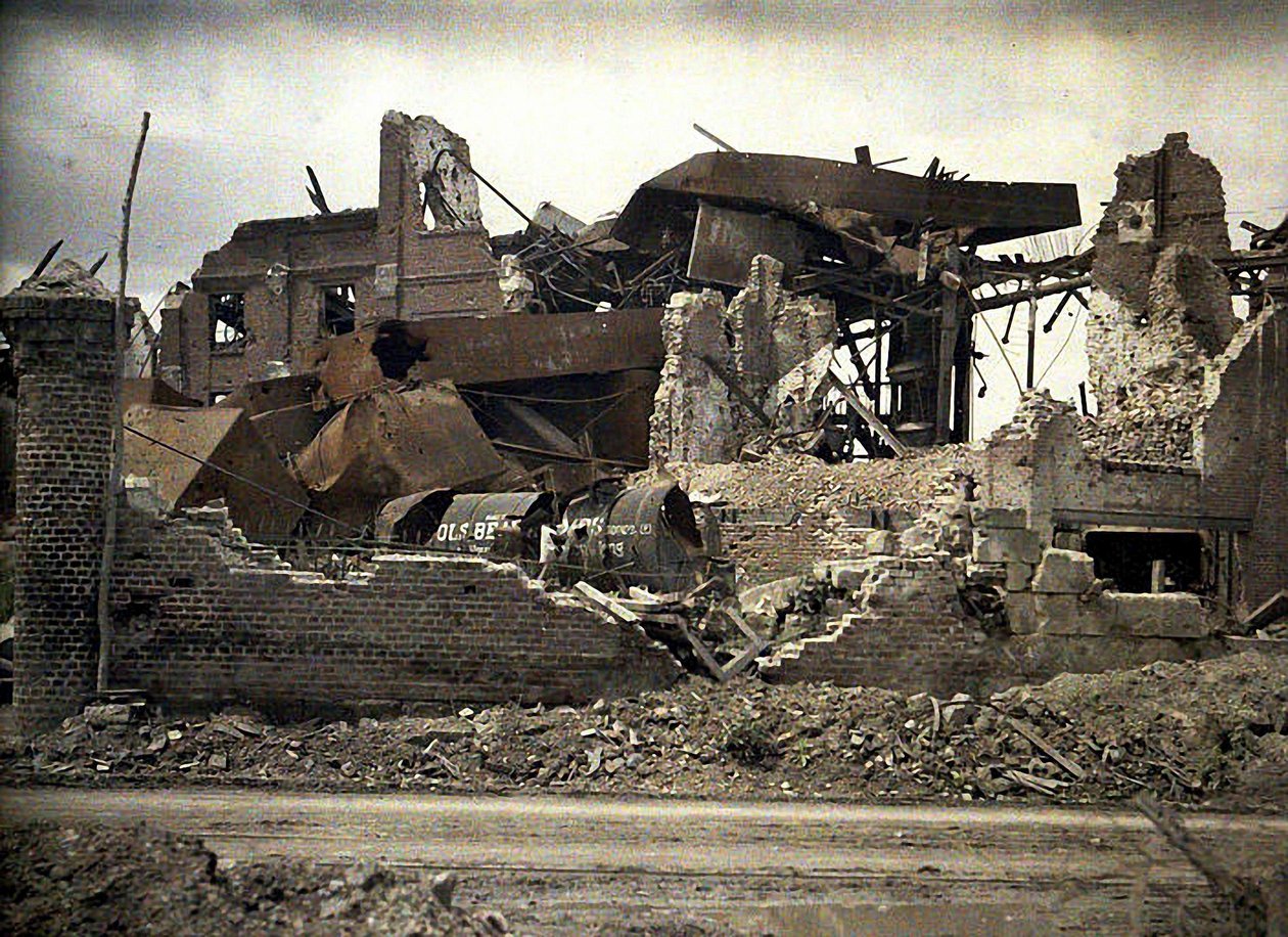 Rauniot, Aisne, Ranska, 1917 (autokromi) tekijältä Fernand Cuville