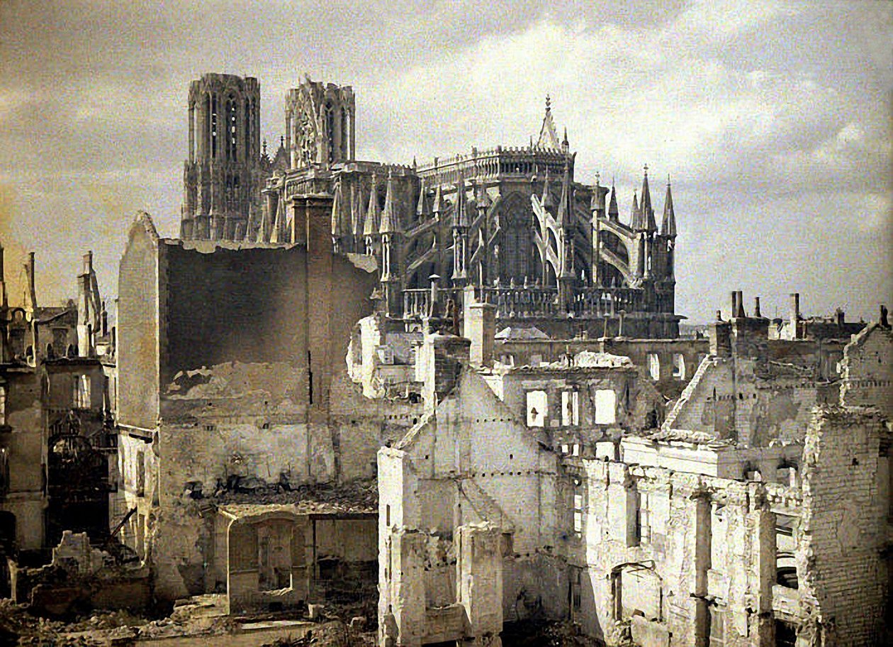 Cathedrale Notre-Dame de Reims, Marne, Ranska, 1917 (autokromi) tekijältä Fernand Cuville