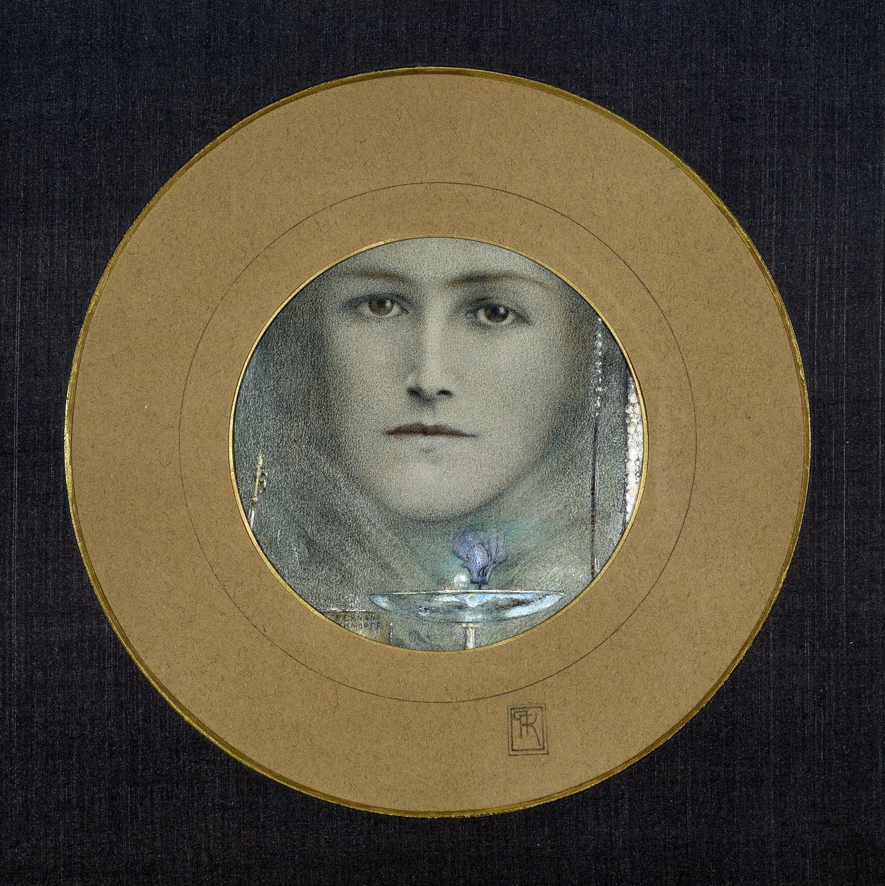 Ruskeat silmät ja sininen kukka, noin 1905 (pastelli ja guassi paperille). tekijältä Fernand Khnopff